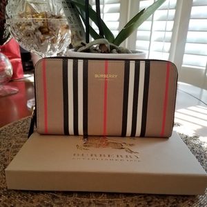 Burberry Wallet Vintage Check E- Canvas Brown